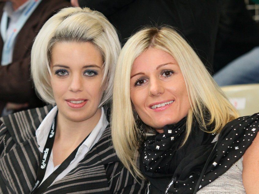 FIFA Schiedsrichterin Cindy de Oliveira und ihre Freundin Julia Wehinger schauten den Kickern auf die Beine. FIFA Schiedsrichterin Cindy de Oliveira und ihre Freundin Julia Wehinger schauten den Kickern auf die Beine.