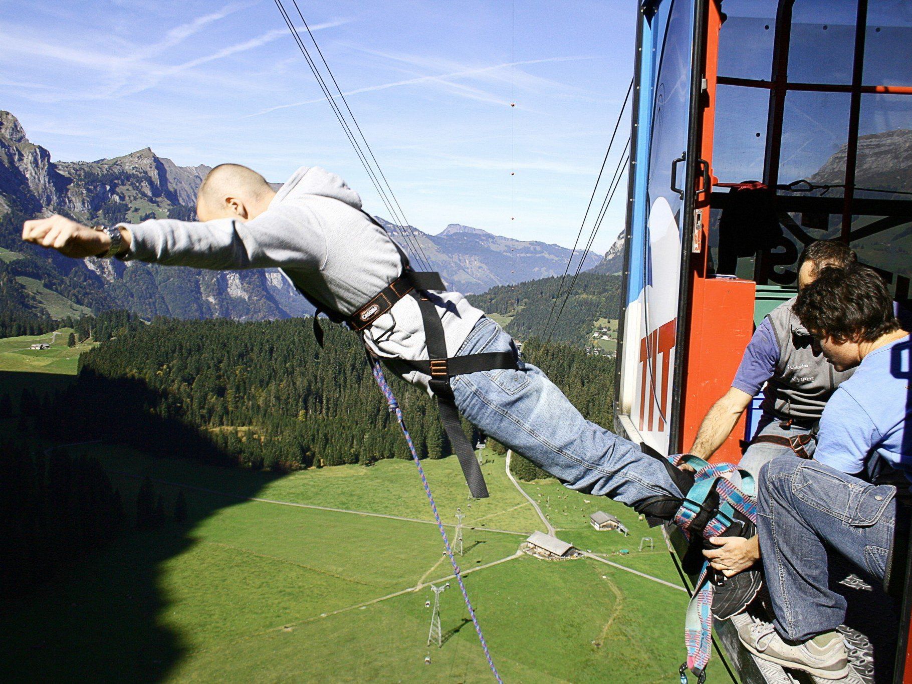 Bungee Jumping-Gondel in Engelberg in der Schweiz. (Foto: Foto: Engelberg-Titlis, Fotograf Christian Perret) Bungee Jumping-Gondel in Engelberg in der Schweiz. (Foto: Foto: Engelberg-Titlis, Fotograf Christian Perret)