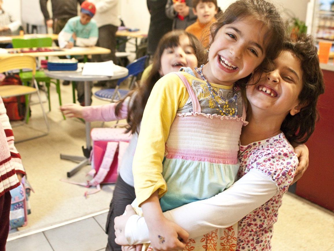 Lernen mit Gleichaltrigen motiviert und steigert den Lernerfolg Lernen mit Gleichaltrigen motiviert und steigert den Lernerfolg