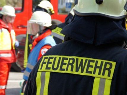 Vor dem Eintreffen der Feuerwehr sind bereits Löschversuche unternommen worden. Vor dem Eintreffen der Feuerwehr sind bereits Löschversuche unternommen worden.