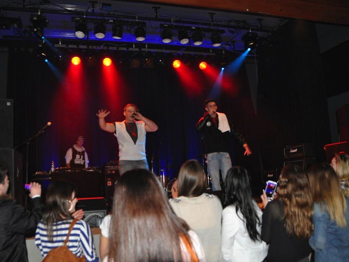 Dass Hip Hop und Rock sehr gut zusammen passen können bewies das Konzert im Vereinshaus Dass Hip Hop und Rock sehr gut zusammen passen können bewies das Konzert im Vereinshaus