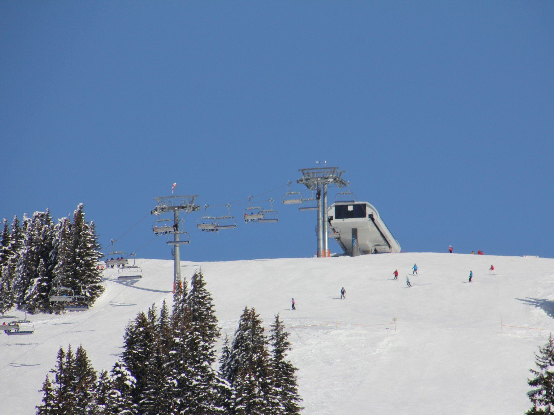 Die Schilifte Laterns hatten in dieser Saison noch keinen Ausfallstag zu verzeichnen und laden mit guten Pistenverhältnissen zum Schivergnügen ein. Die Schilifte Laterns hatten in dieser Saison noch keinen Ausfallstag zu verzeichnen und laden mit guten Pistenverhältnissen zum Schivergnügen ein.