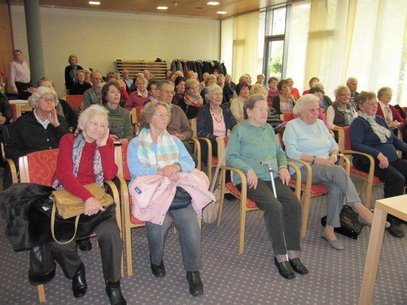 zahlreiche Mitglieder des Seniorenbundes Bregenz hörten gespannt zu
