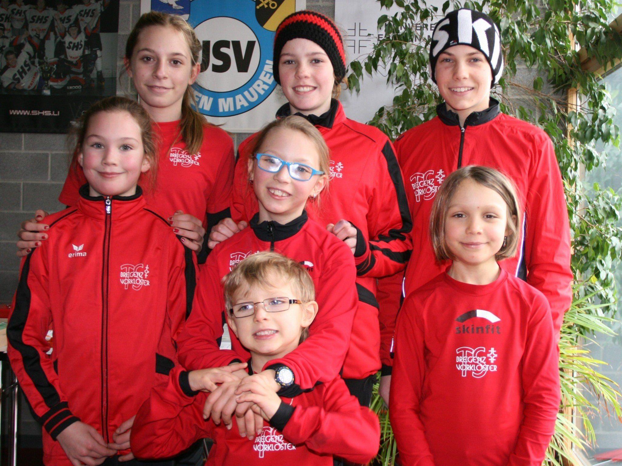 Die erfolgreichen Läufer der TS Bregenz-Vorkloster bei der Crosslaufmeisterschaft in Eschen.