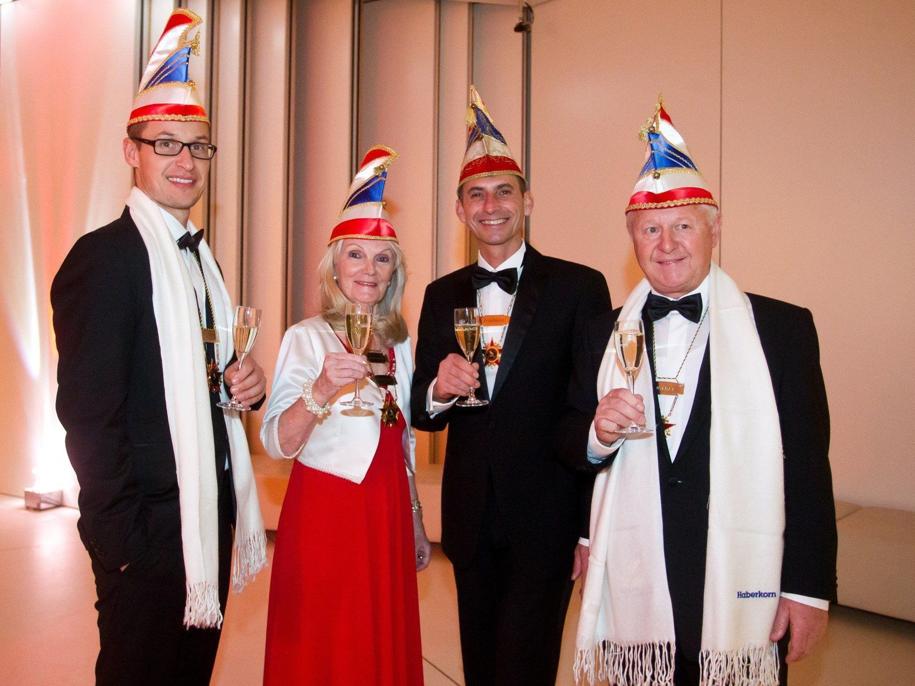 Mike Metelko, Jacqueline Hämmerle, Alexander Pehr und Richard Elsner. Mike Metelko, Jacqueline Hämmerle, Alexander Pehr und Richard Elsner.