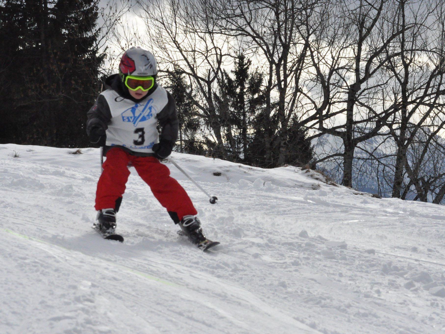 An die 100 Teilnehmer beim Krapfenrennen des Schivereins Zwischenwasser in Furx. An die 100 Teilnehmer beim Krapfenrennen des Schivereins Zwischenwasser in Furx.