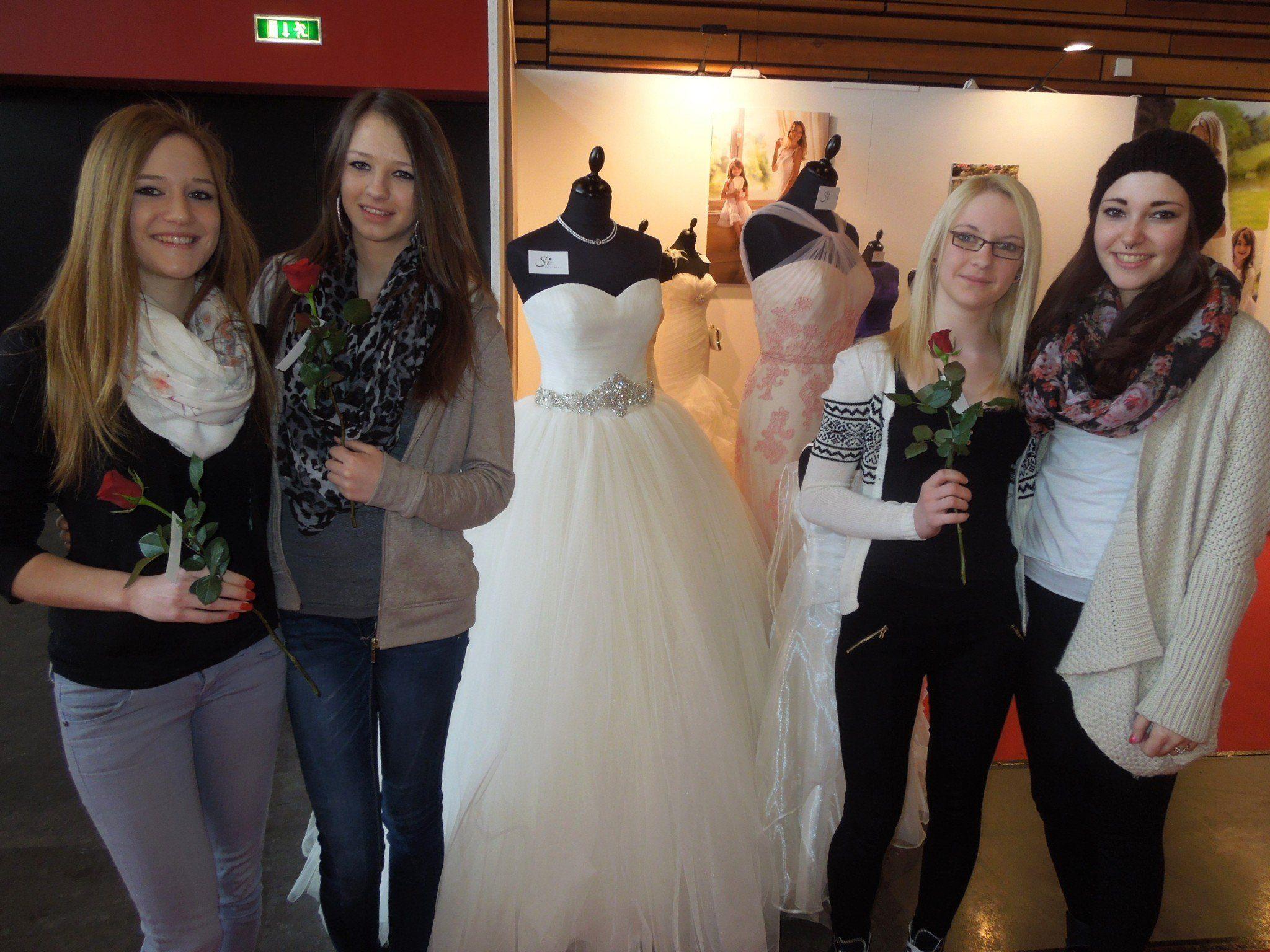 Anna, Sarah, Sandra und Ornella fanden ihr persönliches Traumkleid bei der Hochzeitsmesse vergangenen Sonntag.