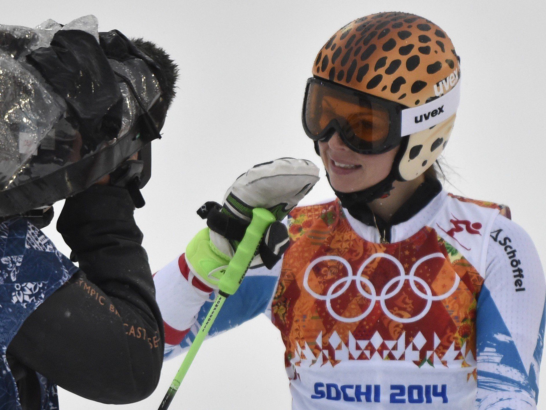 Für Fenninger war es die zweite Medaille bei den Winterspielen in Russland nach Gold im Super-G. Für Fenninger war es die zweite Medaille bei den Winterspielen in Russland nach Gold im Super-G.