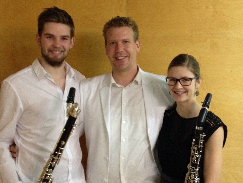 Gold auch für Maximilian Ponader, auf dem Foto mit Lehrer Christian Mathis und Magdalena Kaufmann. Gold auch für Maximilian Ponader, auf dem Foto mit Lehrer Christian Mathis und Magdalena Kaufmann.