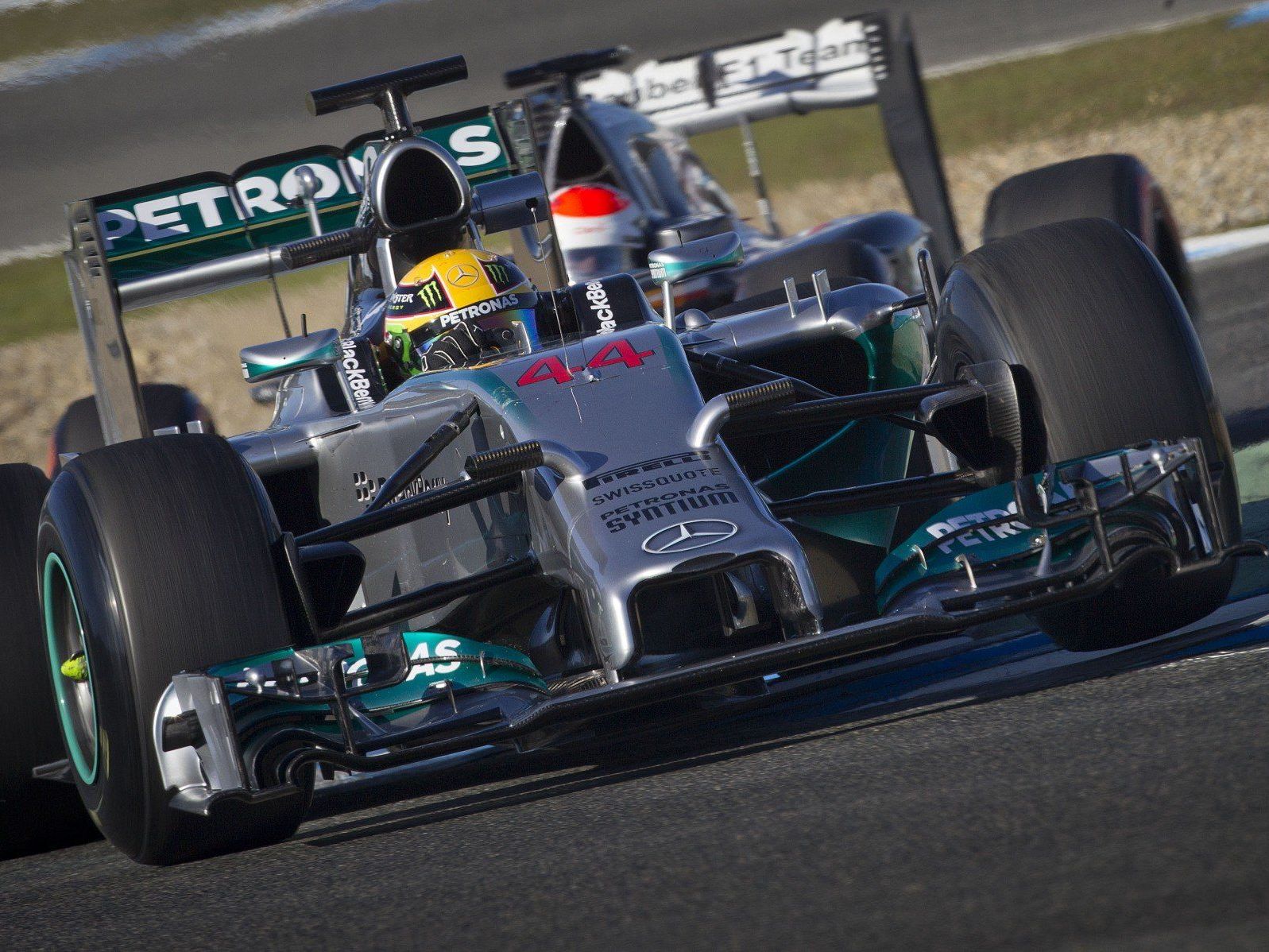 Ab 2014 gibt es in der Formel 1 fixe Startnummern für die Fahrer - Lewis Hamilton hat die 44 gewählt. Ab 2014 gibt es in der Formel 1 fixe Startnummern für die Fahrer - Lewis Hamilton hat die 44 gewählt.