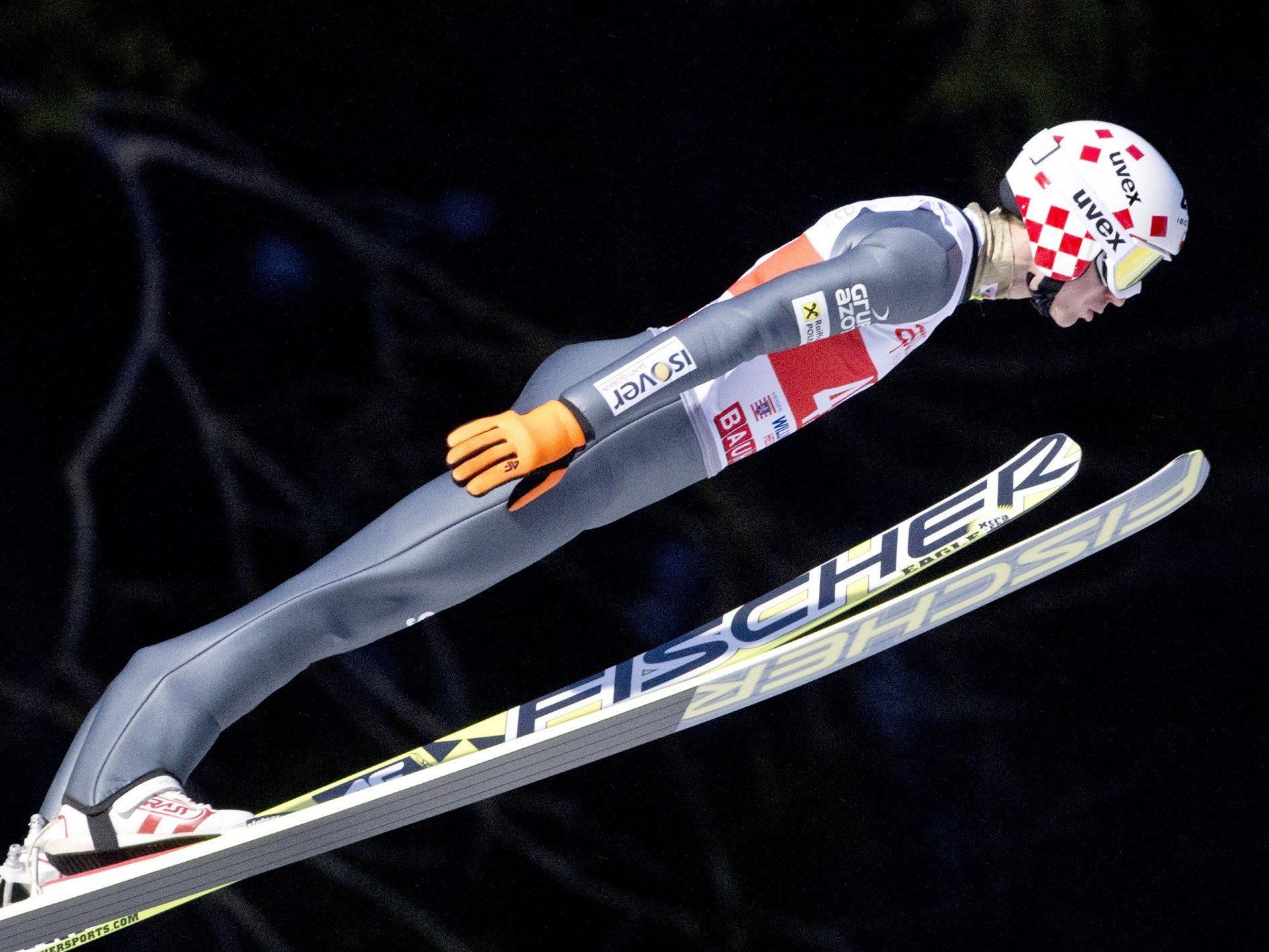 Kamil Stoch gewann wie am Vortag auch das zweite Springen in Willingen. Kamil Stoch gewann wie am Vortag auch das zweite Springen in Willingen.