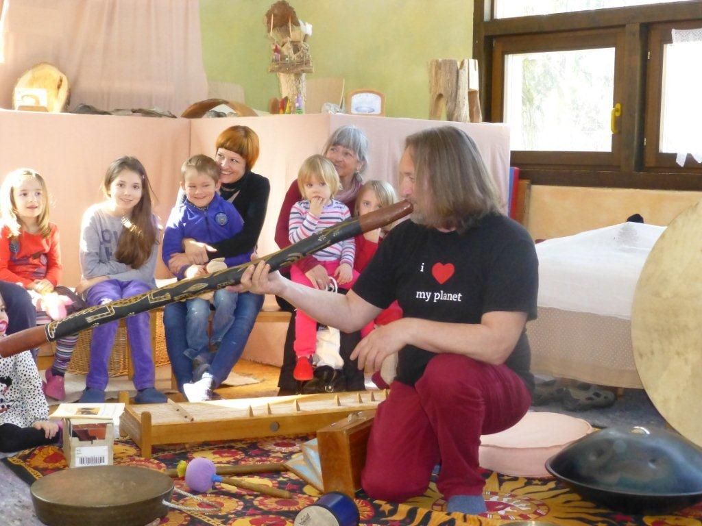 Christoph Kremmel macht wieder seine "Klangreise mit Naturtoninstrumenten".... Christoph Kremmel macht wieder seine "Klangreise mit Naturtoninstrumenten"....