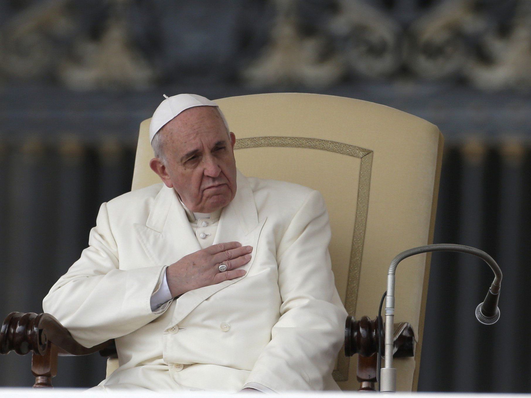 Informatik-Experten arbeiten an passenden Lösungen für den Pontifex. Informatik-Experten arbeiten an passenden Lösungen für den Pontifex.