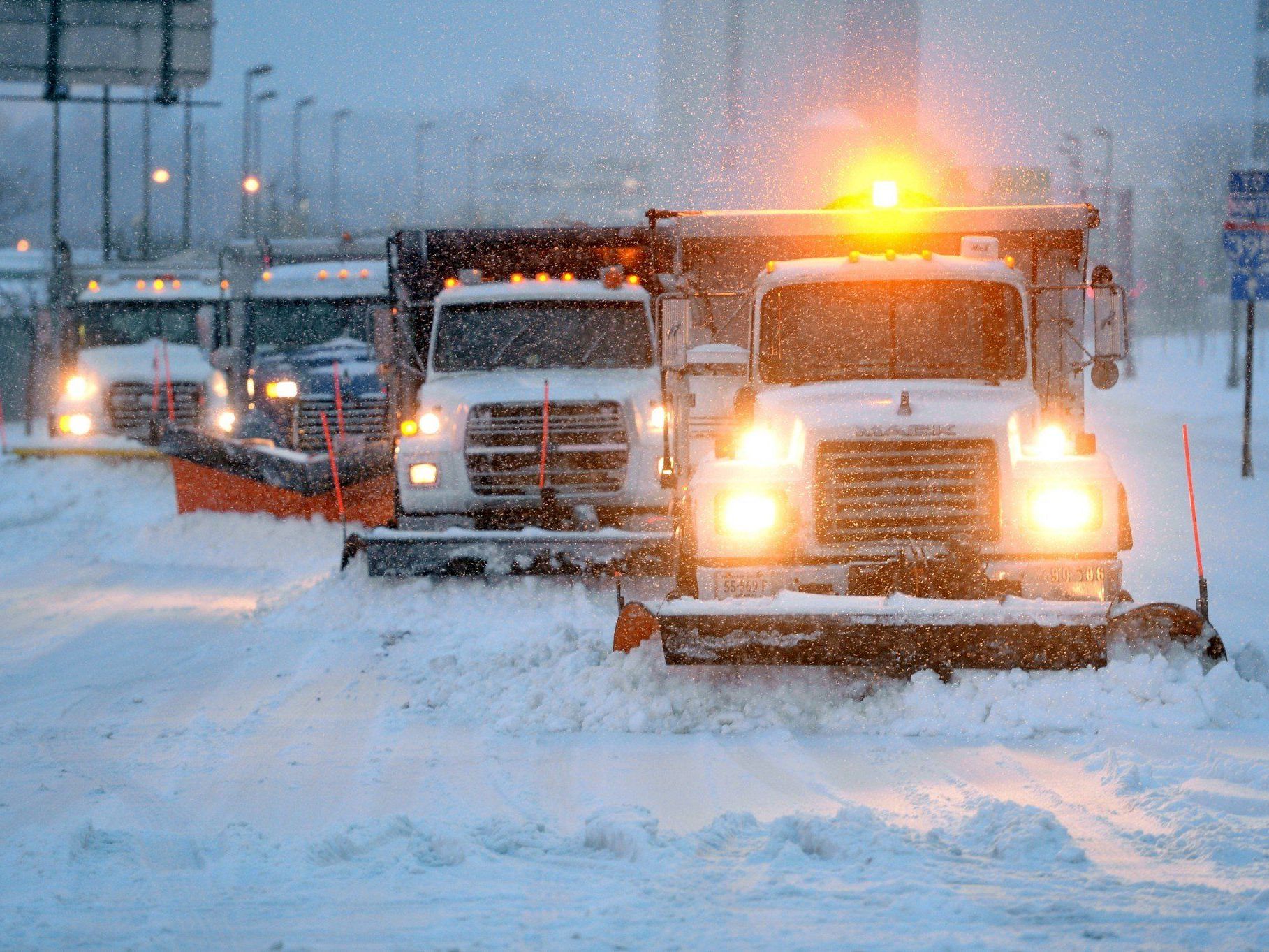 Am schlimmsten traf es Georgia und South Carolina - "Stocken Sie ihre Vorräte auf." Am schlimmsten traf es Georgia und South Carolina - "Stocken Sie ihre Vorräte auf."