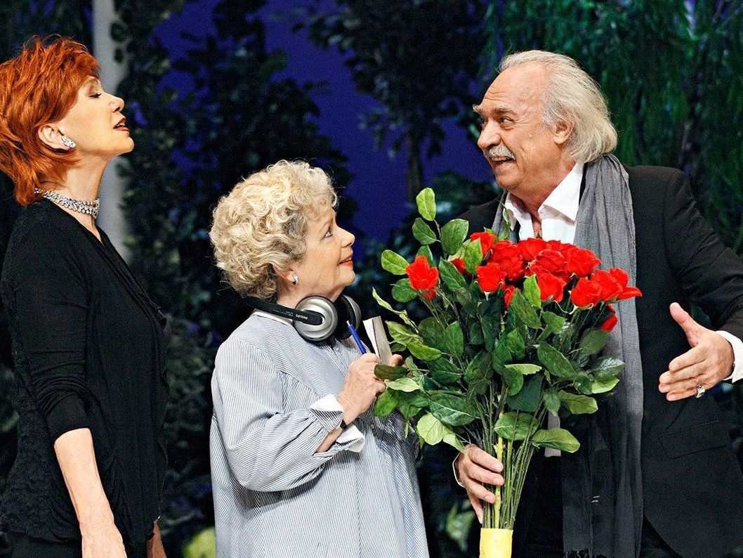 Judy Winter, Chariklia Baxevanos und „Rosenkavalier“ Achim Wolff. Judy Winter, Chariklia Baxevanos und „Rosenkavalier“ Achim Wolff.
