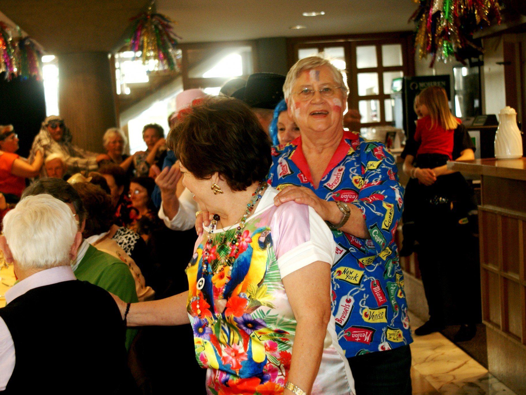 Die Senioren tanzten ausgelassen beim Faschings-Kränzle! Die Senioren tanzten ausgelassen beim Faschings-Kränzle!