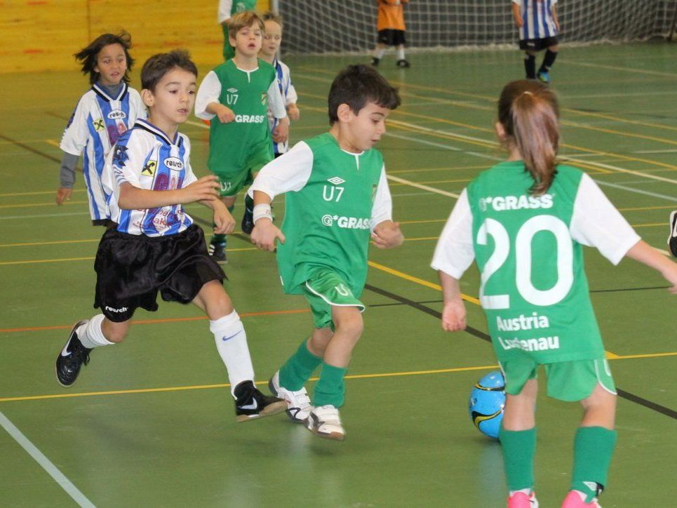 Das traditionelle Hallenfußballturnier in Hohenems beginnt mit vielen ausländischen Klubs. Das traditionelle Hallenfußballturnier in Hohenems beginnt mit vielen ausländischen Klubs.
