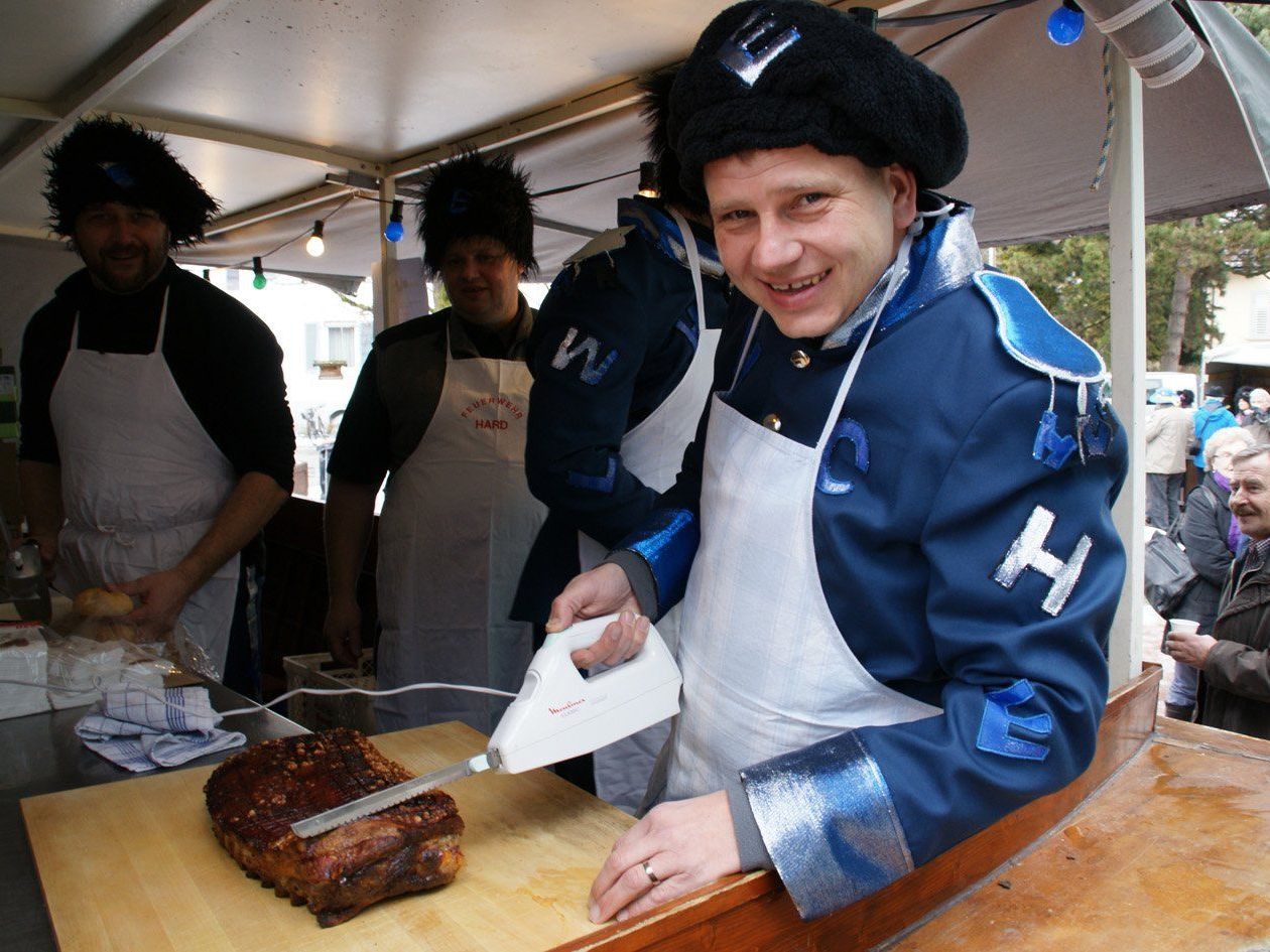 Entwendete oder gespendete Braten - Hauptsache sie werden am "gumpiga Donnerstag" vertilgt! Entwendete oder gespendete Braten - Hauptsache sie werden am "gumpiga Donnerstag" vertilgt!