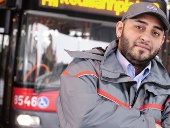 Dieser Busfahrer ertappte den Taschendieb. Dieser Busfahrer ertappte den Taschendieb.