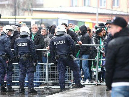 Großes Polizeiaufgebot vor dem Wiener Derby am Sonntag. Großes Polizeiaufgebot vor dem Wiener Derby am Sonntag.