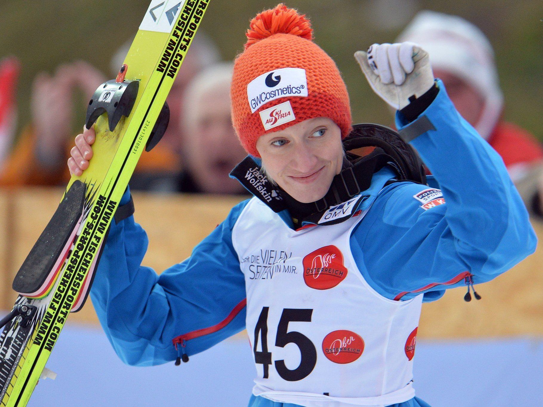 Skispringerin Daniela Iraschko-Stolz bekennt sich offen zu einer gleichgeschlechtlichen Beziehung. Skispringerin Daniela Iraschko-Stolz bekennt sich offen zu einer gleichgeschlechtlichen Beziehung.
