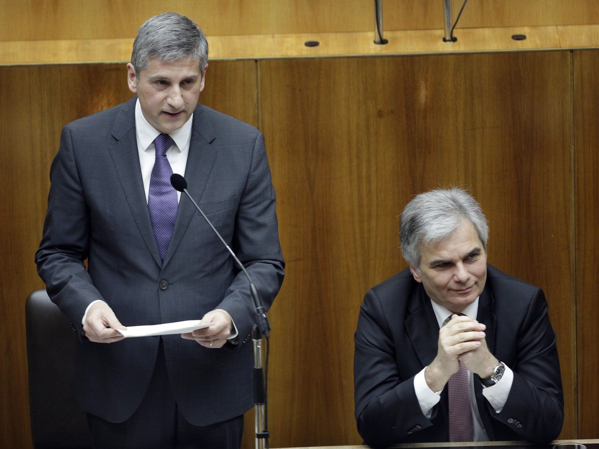 Faymann lässt Spindelegger in der Causa Hypo den Vortritt. Faymann lässt Spindelegger in der Causa Hypo den Vortritt.
