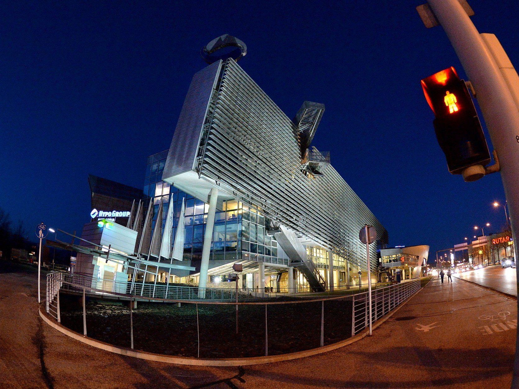 Hypo Alpe Adria: Anstaltslösung wird auf 4 Mrd. Euro geschätzt Hypo Alpe Adria: Anstaltslösung wird auf 4 Mrd. Euro geschätzt