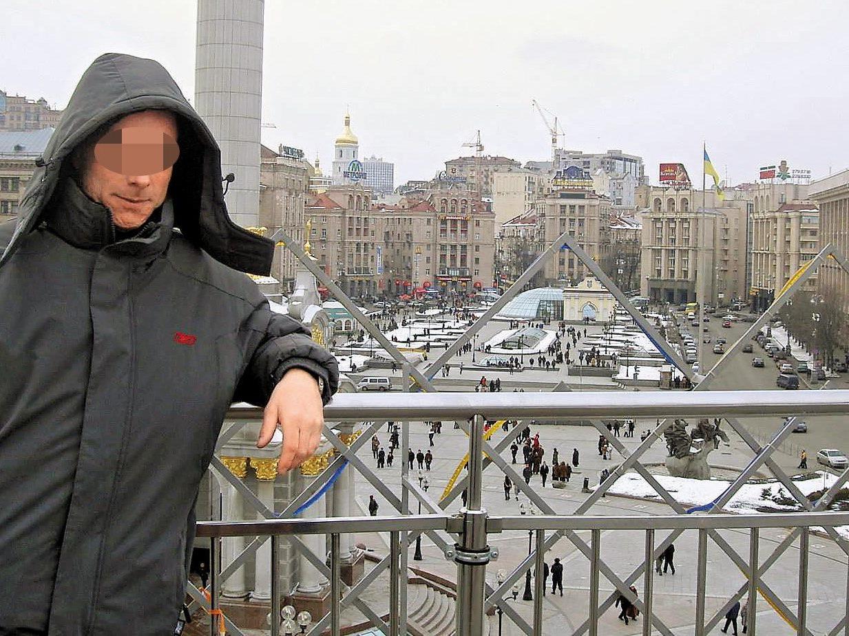 Harald G. in Kiew - zu seiner Sicherheit haben wir sein Gesicht unkenntlich gemacht.