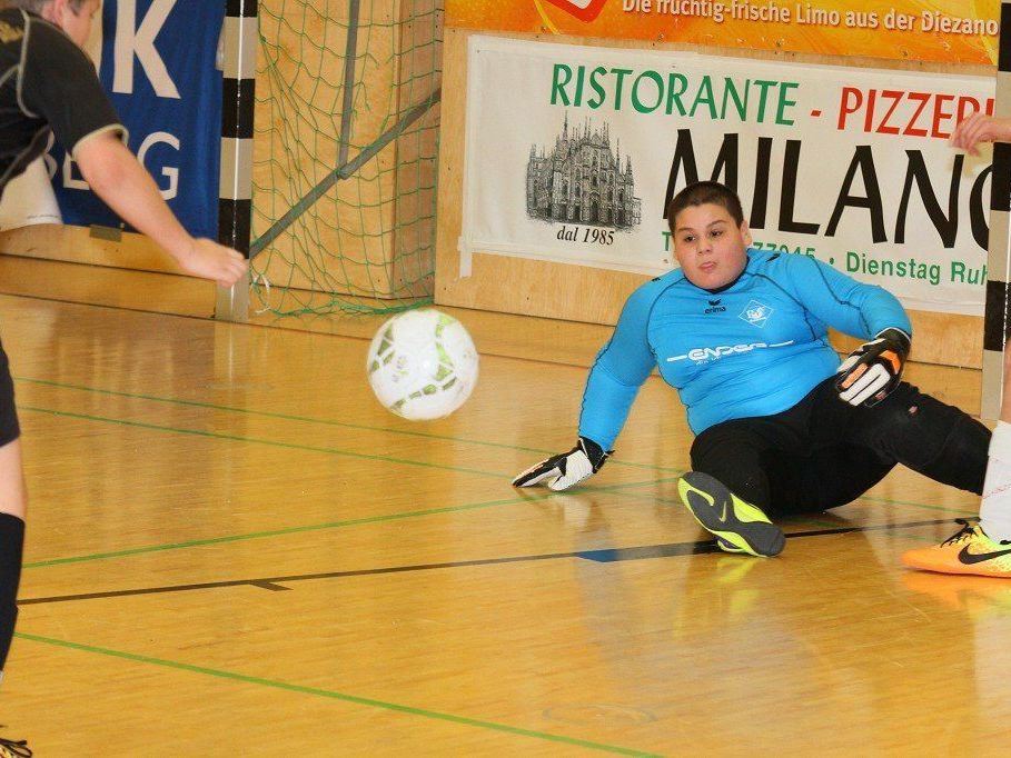 Die Unter-14-Jährigen kämpfen in Rankweil um den Turniersieg. Die Unter-14-Jährigen kämpfen in Rankweil um den Turniersieg.