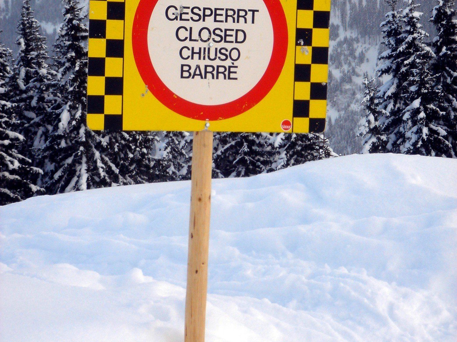 Eine Lawine verschüttet zwei Männer in Abtenau Eine Lawine verschüttet zwei Männer in Abtenau