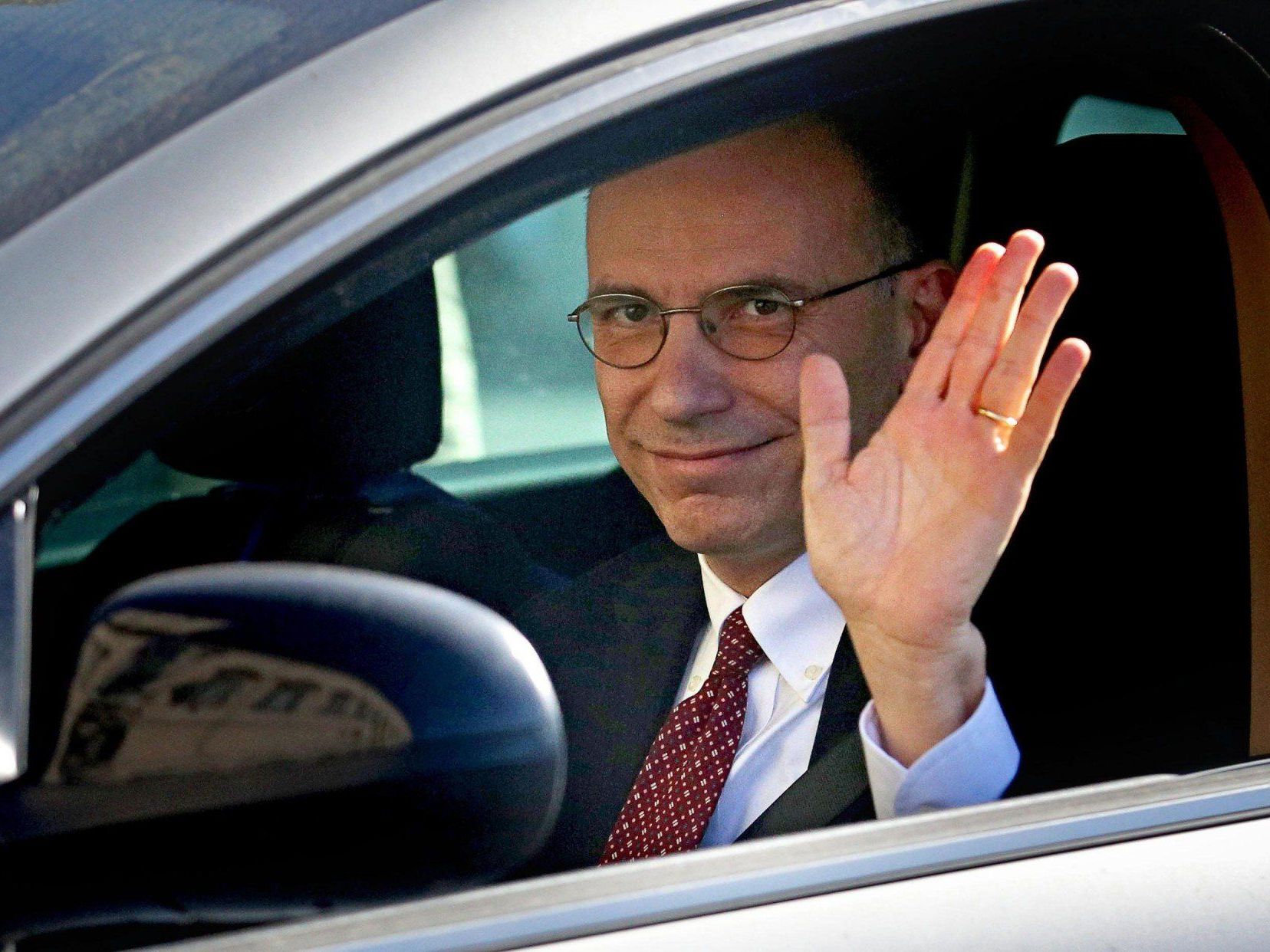 Amtszeit nach zehn Monaten zu Ende: Enrico Letta reichte Rücktritt ein. Amtszeit nach zehn Monaten zu Ende: Enrico Letta reichte Rücktritt ein.
