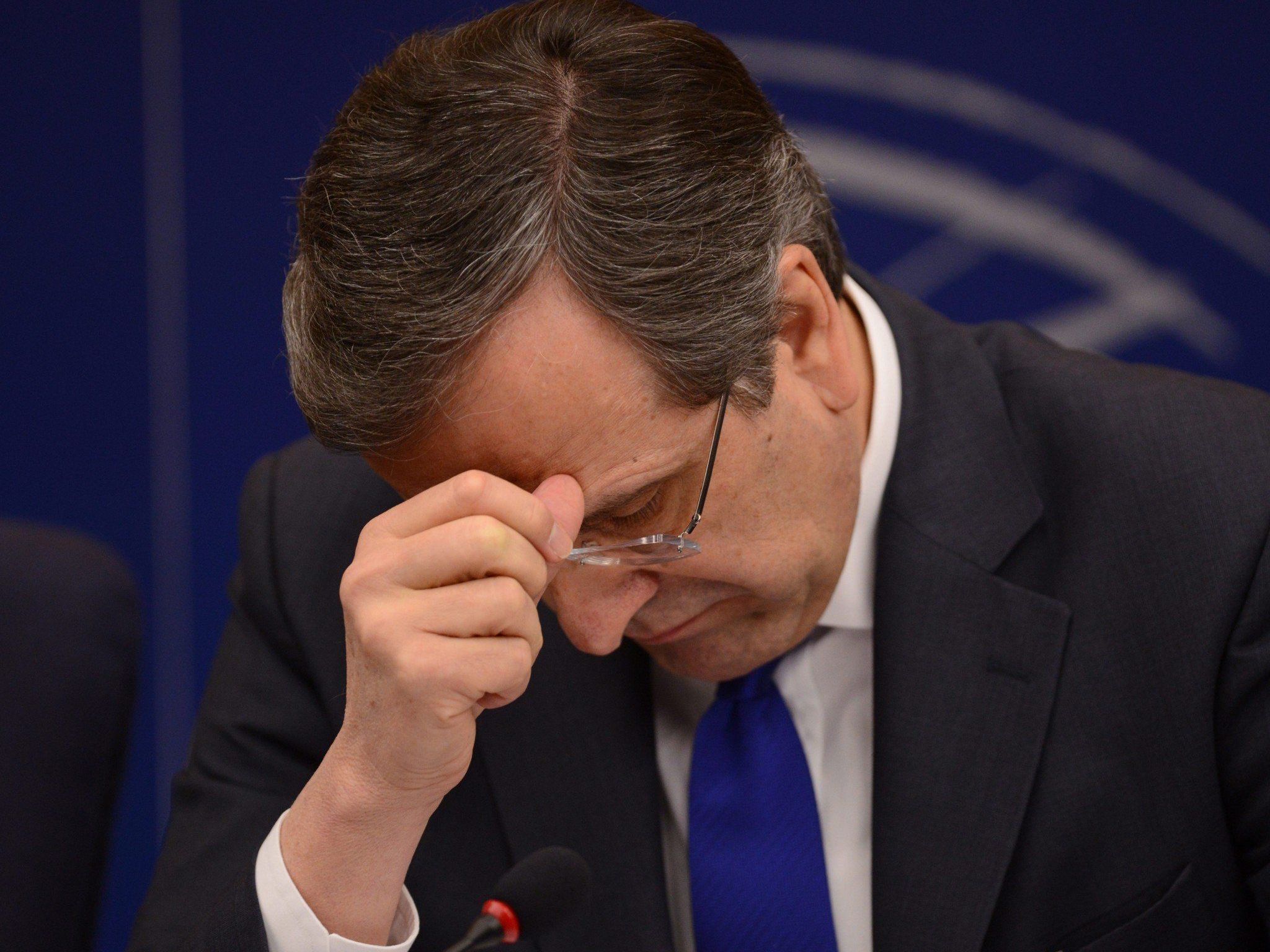 Sorgenfalten auf der Stirn von Antonis Samaras werden wieder tiefer. Sorgenfalten auf der Stirn von Antonis Samaras werden wieder tiefer.