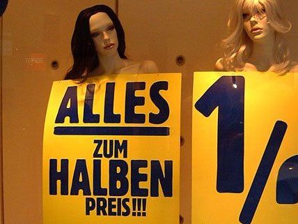 "Wardrobing" nennt sich der Trend zum Rückgabe-Betrug von Kleidung. "Wardrobing" nennt sich der Trend zum Rückgabe-Betrug von Kleidung.