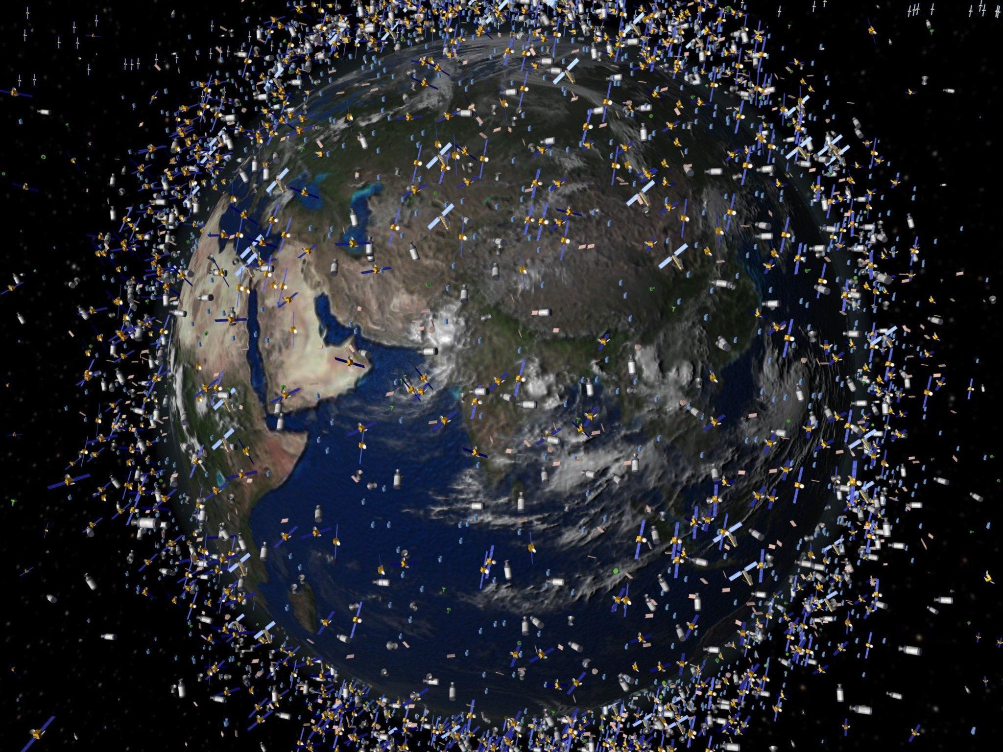 Bis zu 1.000 aktive Satelliten kreisen um die Erde.