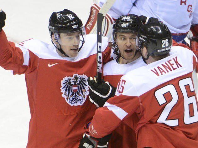 Jubel von Michael Raffl (AUT), Zweifachtorschütze Michael Grabner (AUT) und Thomas Vanek (AUT) Jubel von Michael Raffl (AUT), Zweifachtorschütze Michael Grabner (AUT) und Thomas Vanek (AUT)
