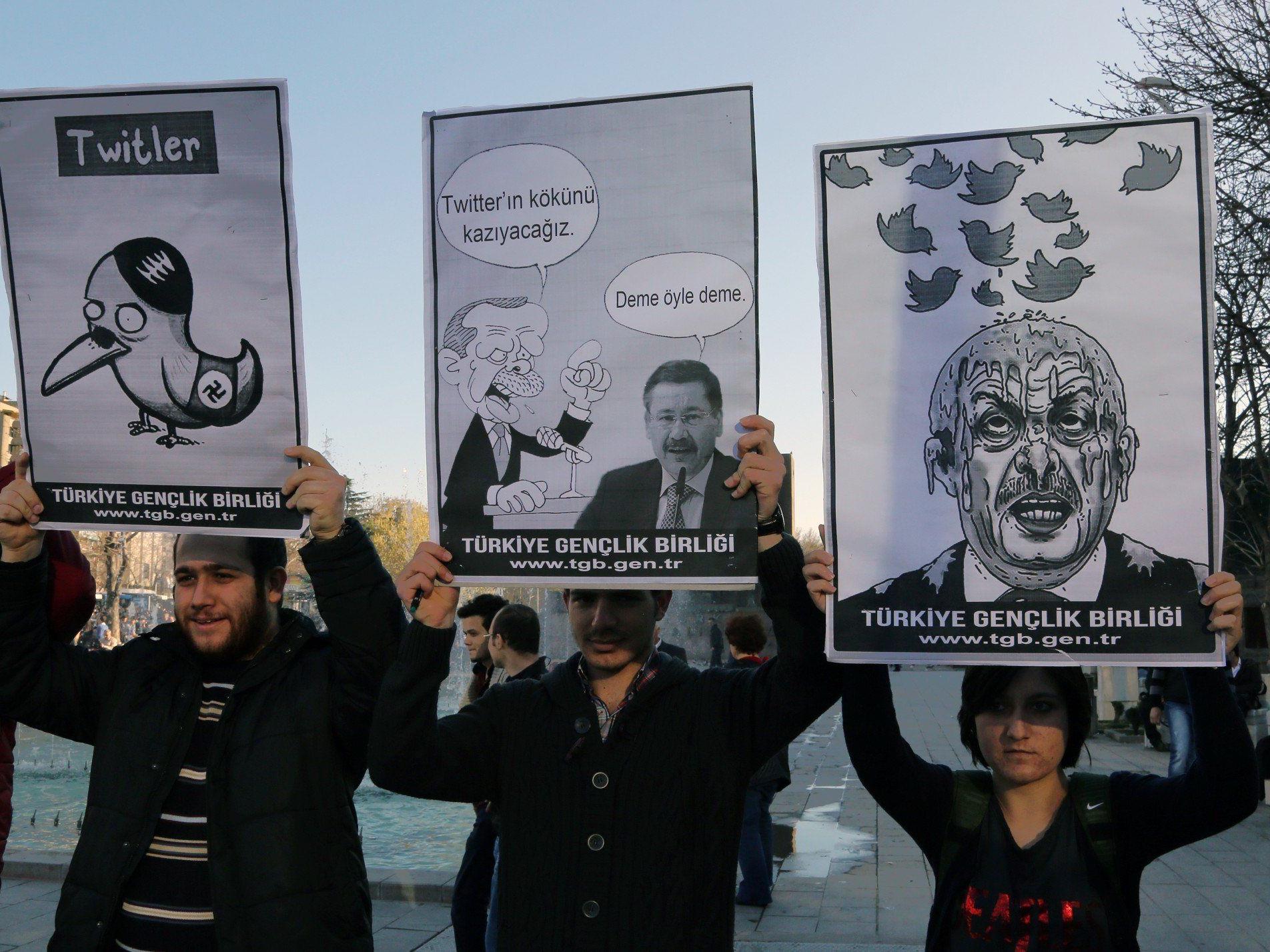 Türkisches Gericht ordnet Ende von Twitter-Blockade an.