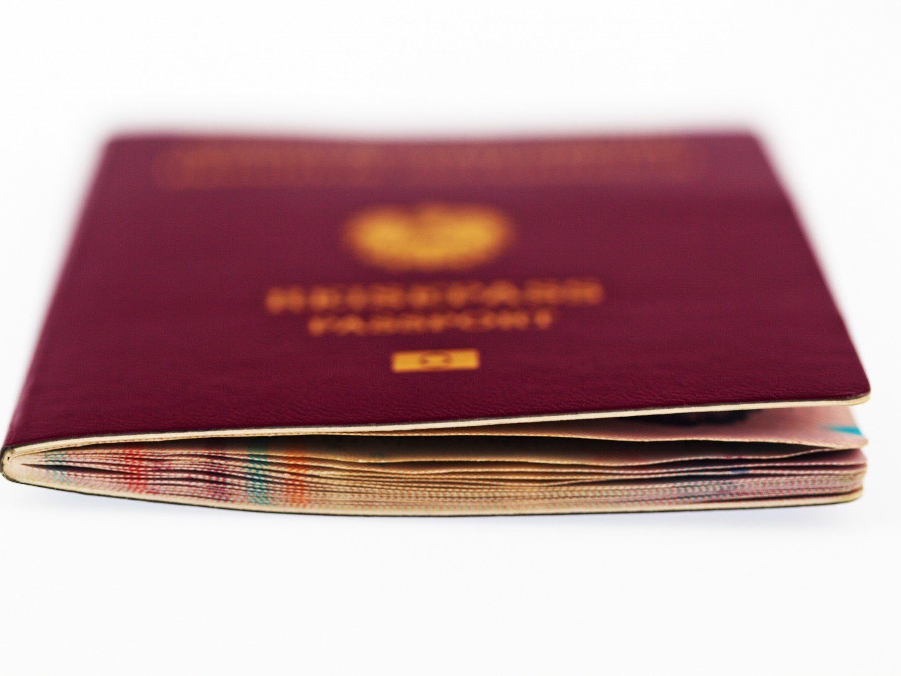 Dem Salzburger wurde vor zwei Jahren der Reisepass in Thailand gestohlen. Dem Salzburger wurde vor zwei Jahren der Reisepass in Thailand gestohlen.