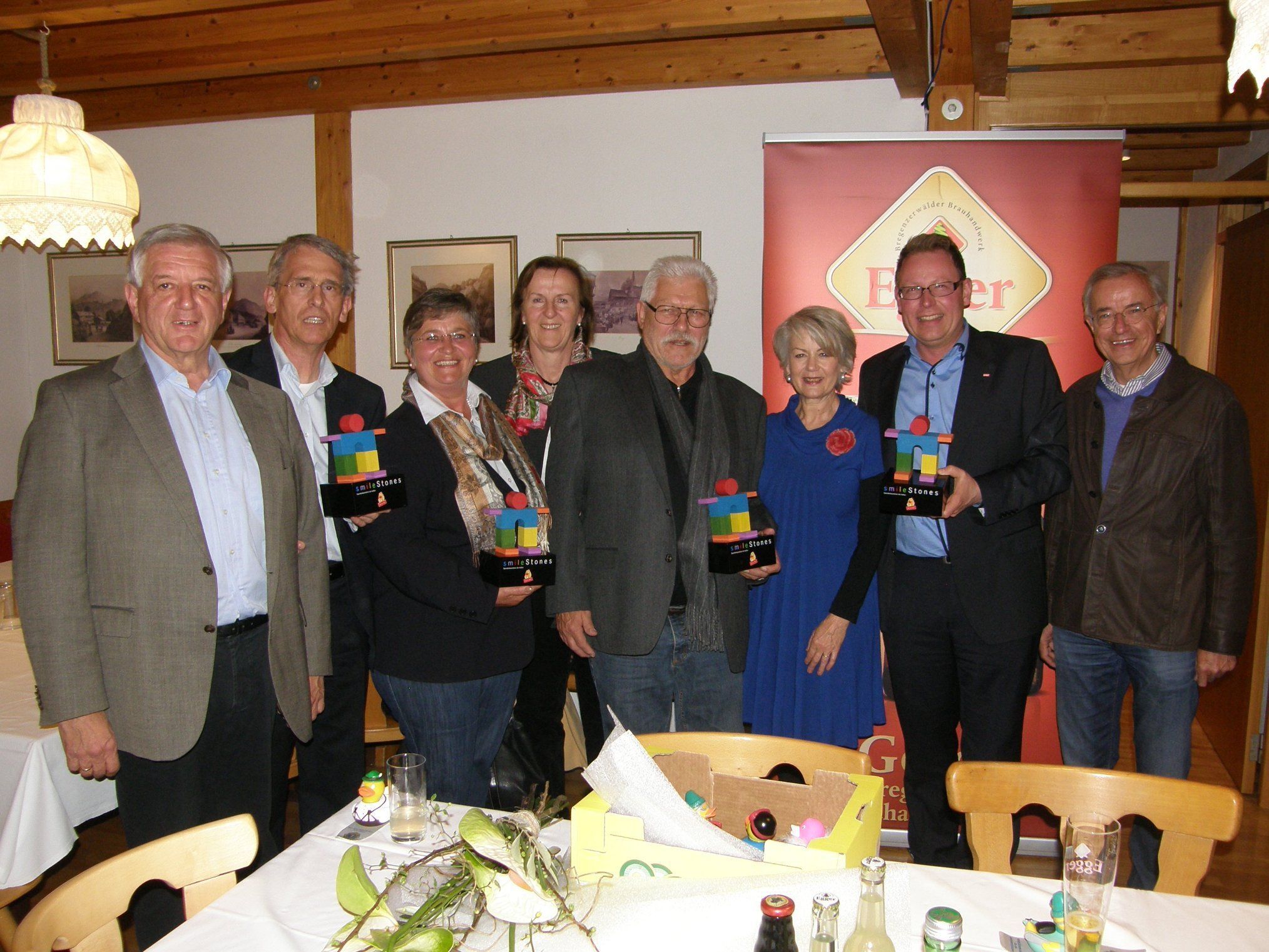 Franz Abbrederis (li.) dankte den Veranstaltern und Sponsoren den Charity-Events Franz Abbrederis (li.) dankte den Veranstaltern und Sponsoren den Charity-Events