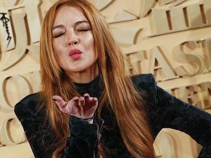 Lindsay Lohan bekommt Wasserdusche bei der “The Tonight Show”