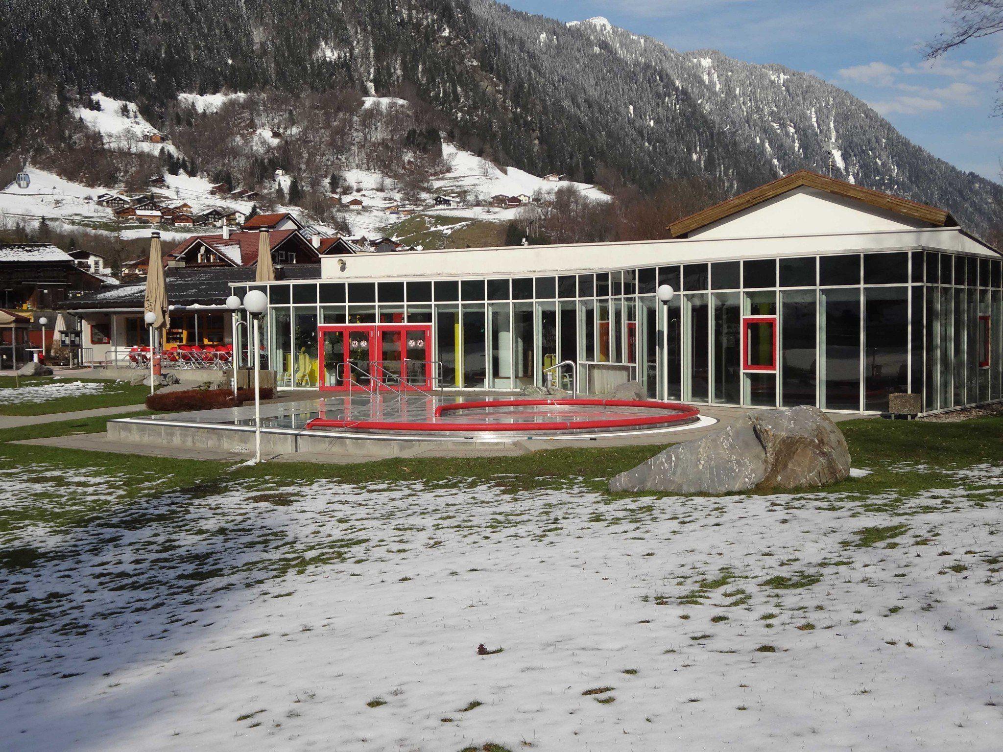 Winterlicher Badespaß, täglich bis Ostern im Allwetterbad Aquarena in St. Gallenkirch