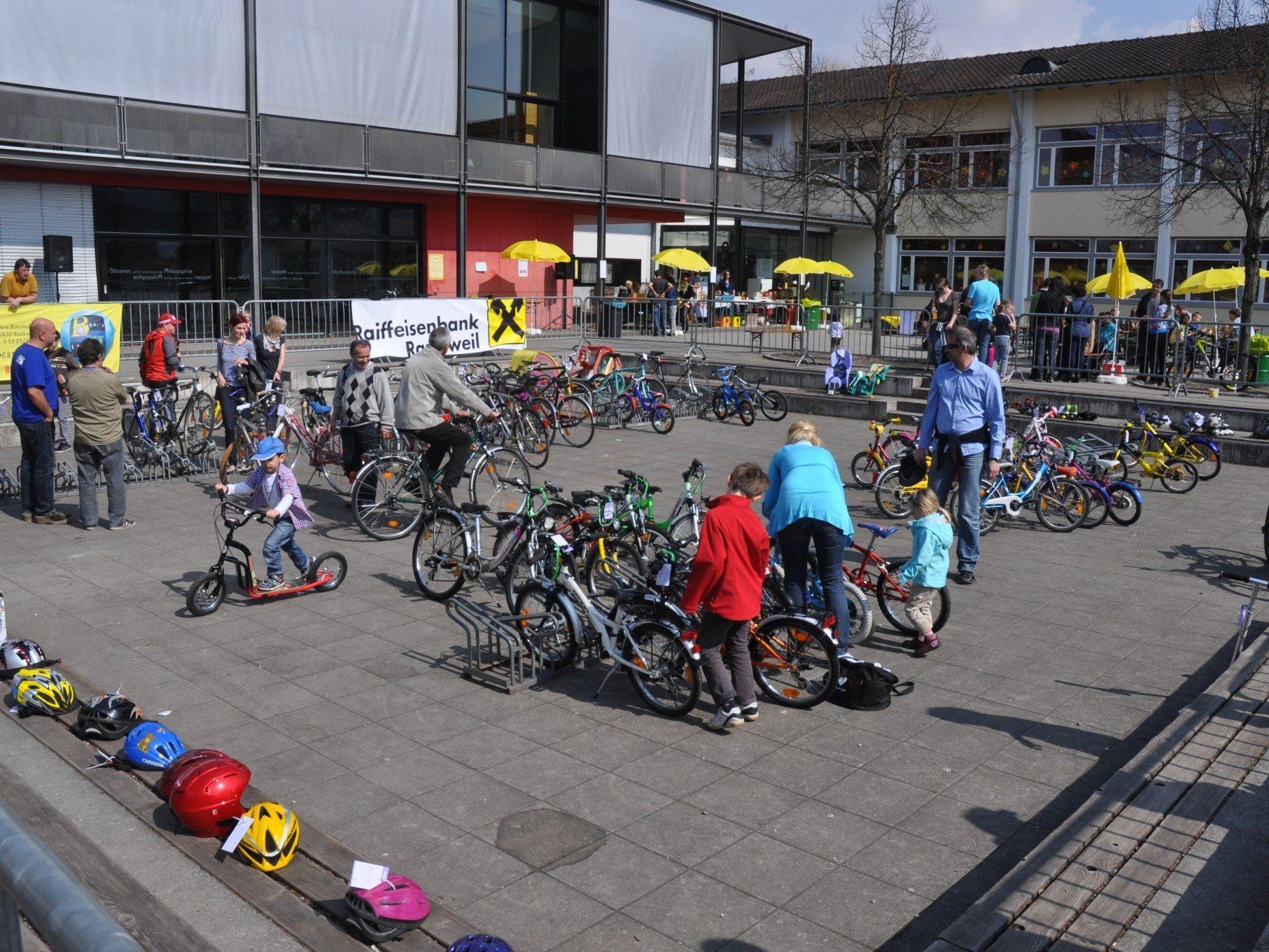 Beim diesjährigen Radmarkt können Gebrauchträder verkauft und günstige Räder ergattert werden Beim diesjährigen Radmarkt können Gebrauchträder verkauft und günstige Räder ergattert werden