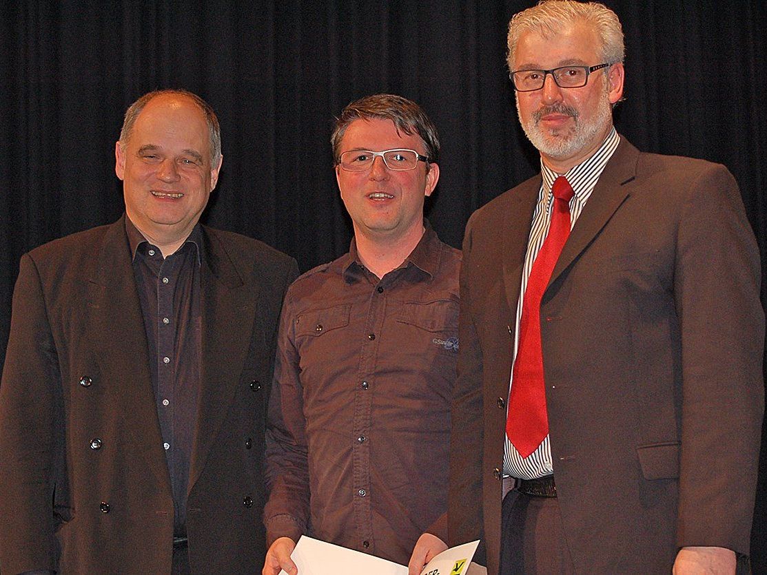 Hubert Herburger (Musikausschuss), Förderpreisträger Ulrich Mayr und Obmann Axel Girardelli. Hubert Herburger (Musikausschuss), Förderpreisträger Ulrich Mayr und Obmann Axel Girardelli.