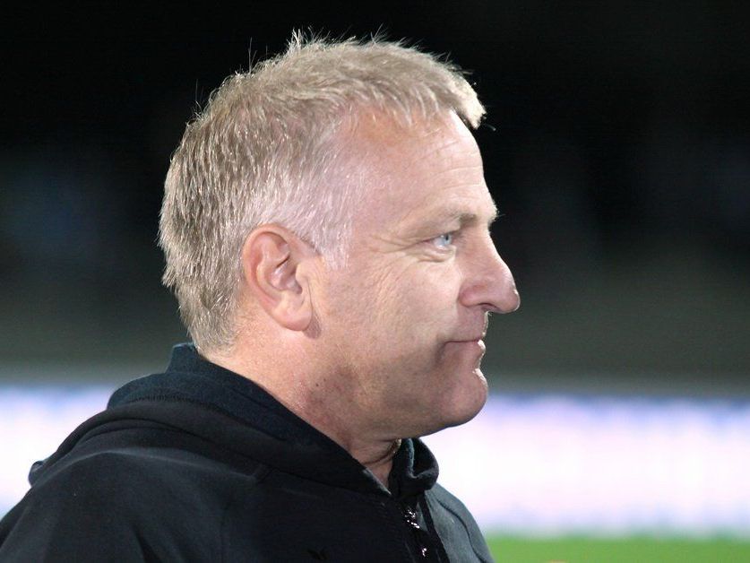 Peter Sallmayer war zwei Monate Viktoria Coach und übernimmt nun die AKA U-16-Mannschaft. Peter Sallmayer war zwei Monate Viktoria Coach und übernimmt nun die AKA U-16-Mannschaft.