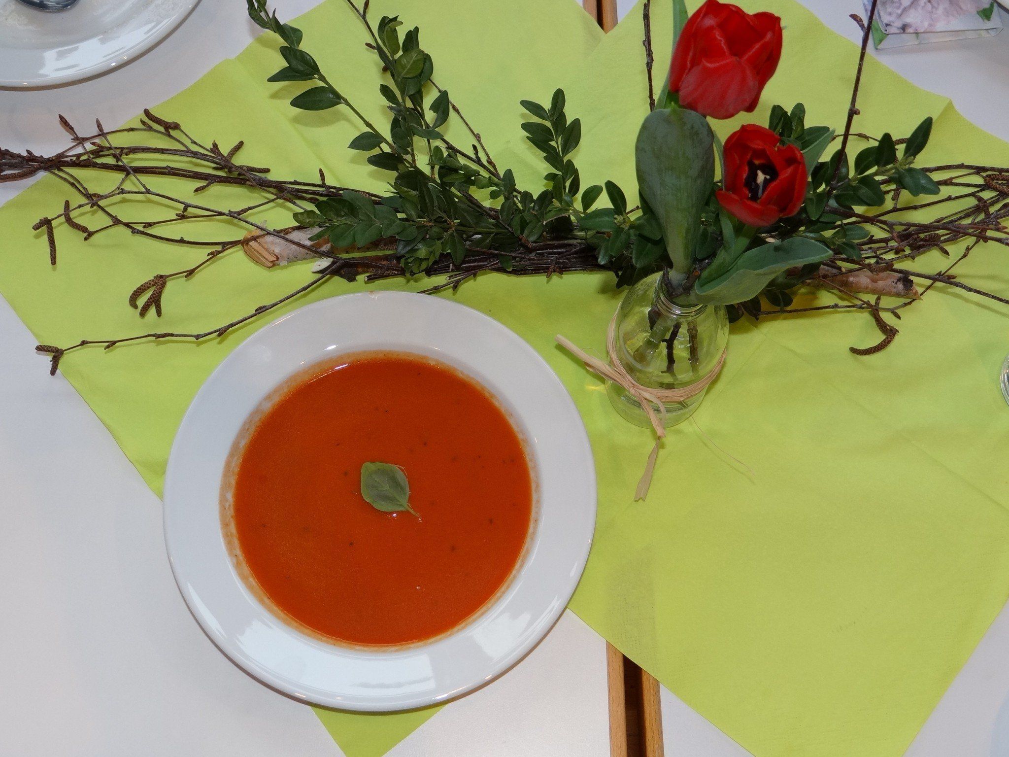 Köstliche Suppen für die spendefreudigen BesucherInnen Köstliche Suppen für die spendefreudigen BesucherInnen