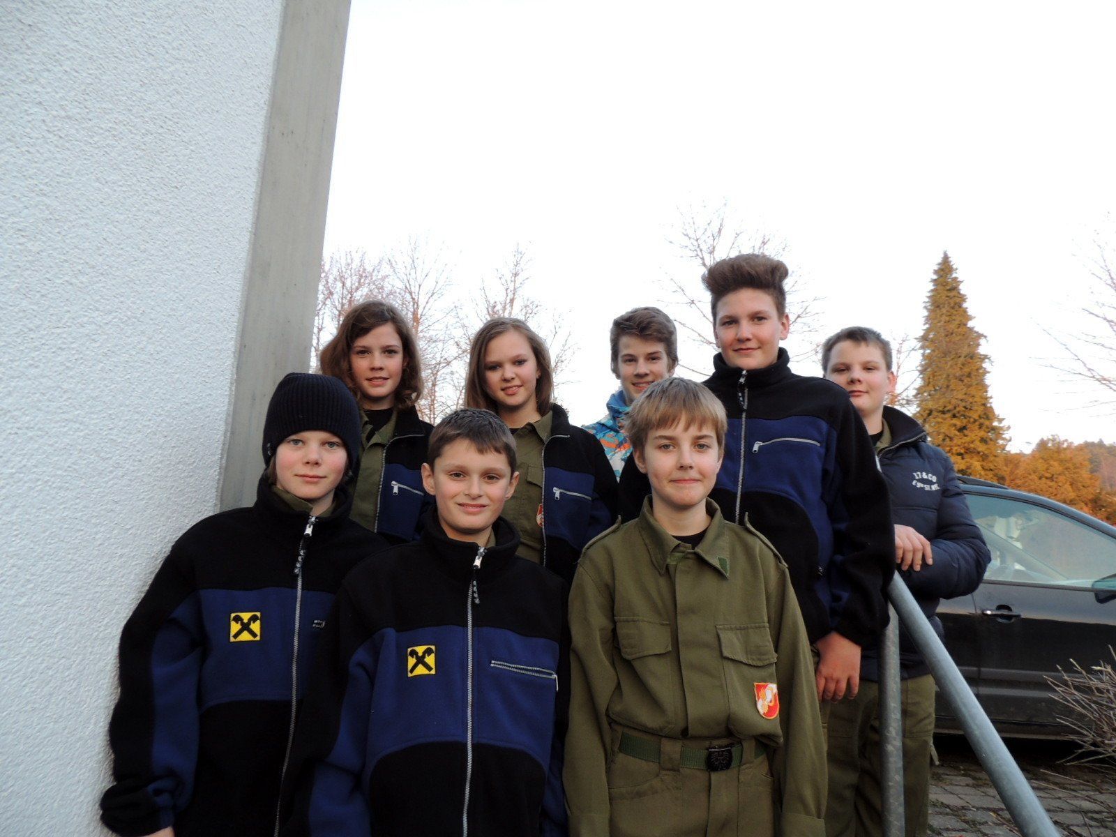 Die Jungfeuerwehrler von Kennelbach bauten die prächtigen Funkenhexen Die Jungfeuerwehrler von Kennelbach bauten die prächtigen Funkenhexen