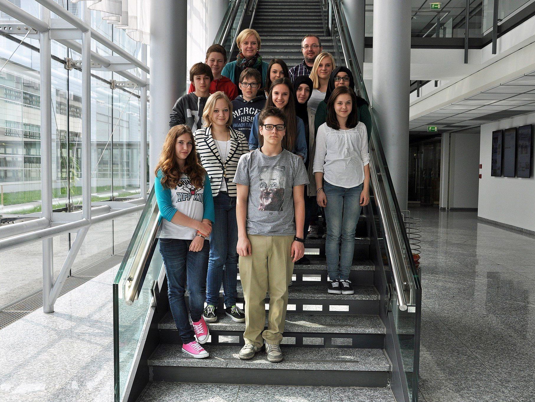 Die NWT-Gruppe der Mittelschule Kirchdorf bekam einen Einblick in die heimische Medienlandschaft. Die NWT-Gruppe der Mittelschule Kirchdorf bekam einen Einblick in die heimische Medienlandschaft.