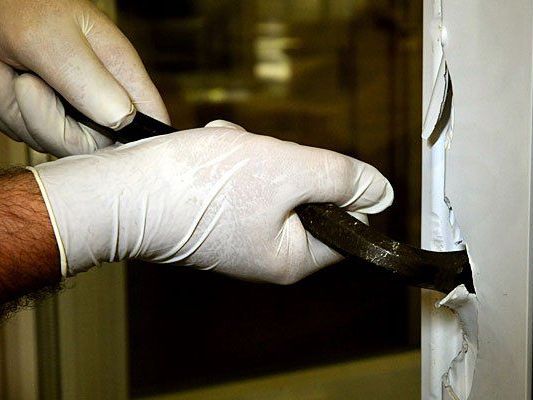 Den Verdächtigen werden zahlreiche Einbrüche angelastet Den Verdächtigen werden zahlreiche Einbrüche angelastet