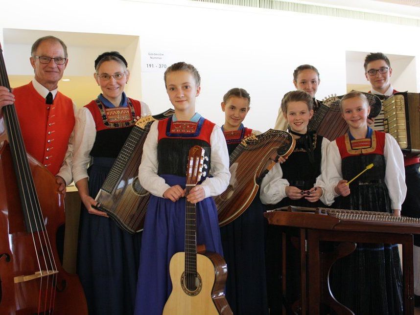 Die Musiker freuen sich auf zahlreichen Besuch beim Volksmusikkonzert.