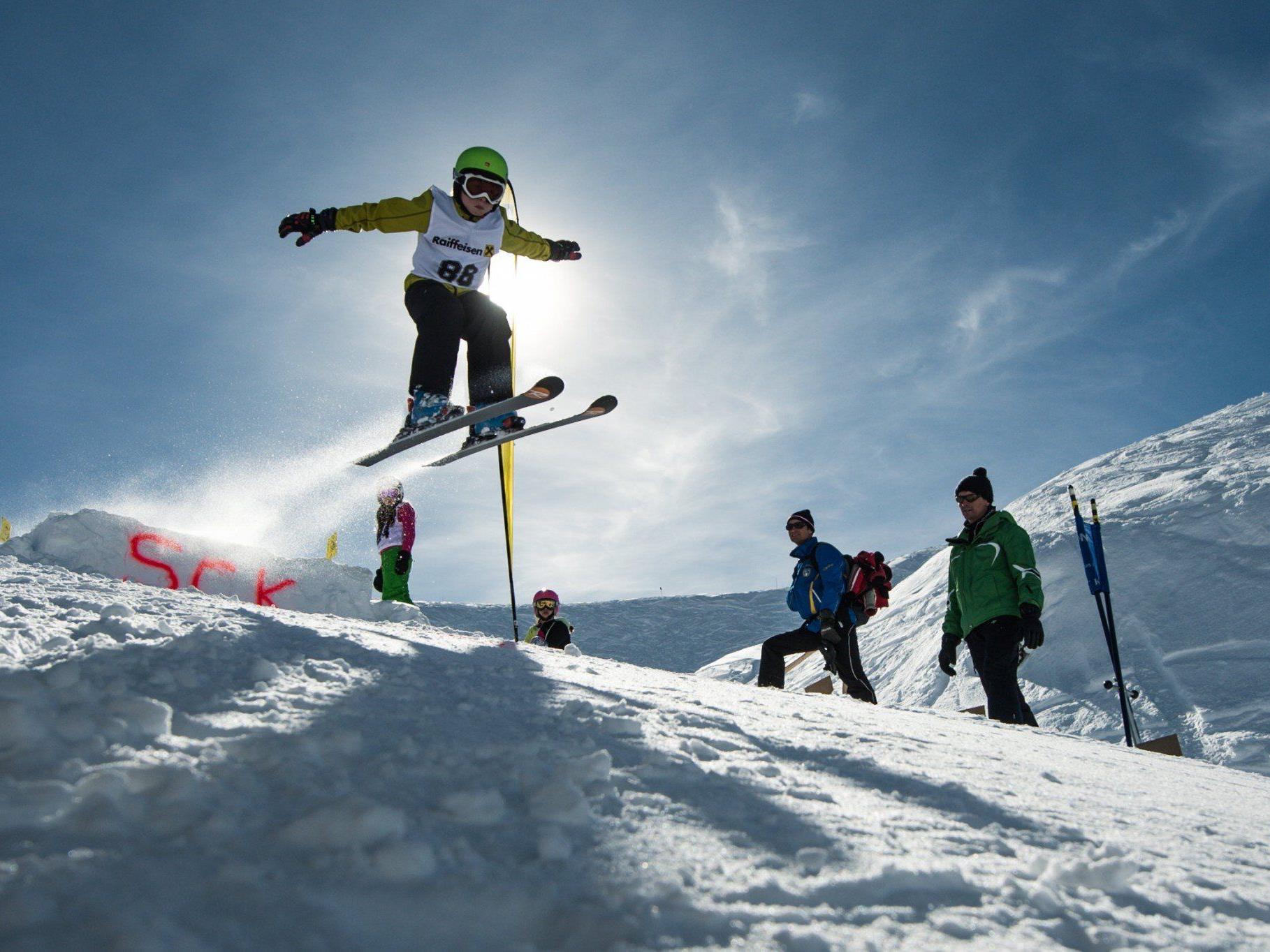 Am Samstag, 15. März, ist es wieder soweit – dann findet das „Kids Snow Fun“ auf dem Sonnenkopf statt.