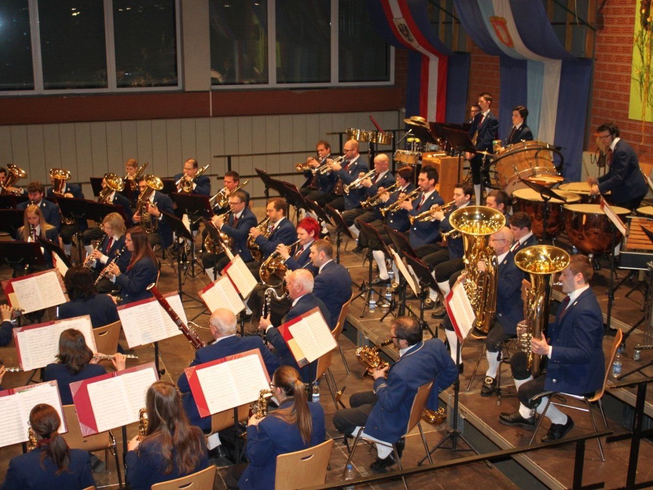 Der Musikverein Lochau lädt mit seinem Frühlingskonzert zu einem wunderbaren Blasmusikabend in die Sporthalle. Der Musikverein Lochau lädt mit seinem Frühlingskonzert zu einem wunderbaren Blasmusikabend in die Sporthalle.